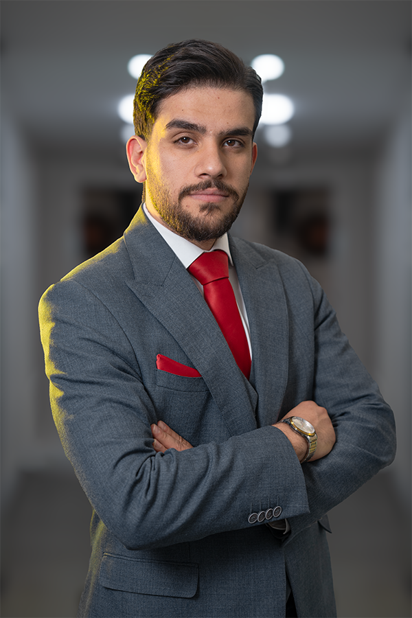 آقای علیرضا مختاری کارشناس فروش مجموعه خودکار آفرین پارس